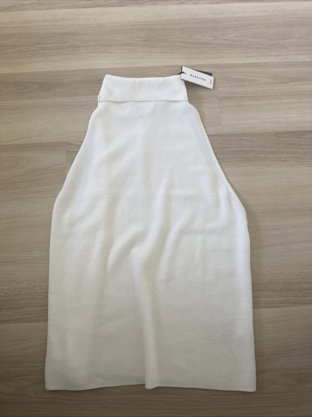 Babaton Aritzia Sleeveless Turtleneck Escalate Top Light Birch Womens Size L NWT